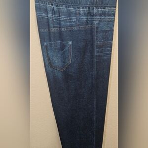 NWOT Plus Printed Jean Leggings